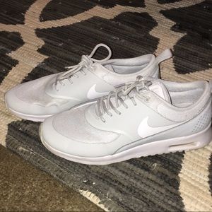 Like new Woman’s Nike tennis shoes